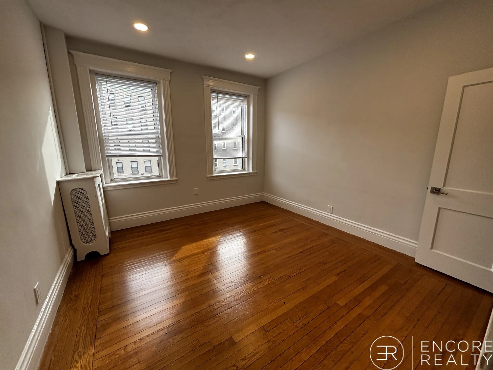 19 Peterborough St, Fenway