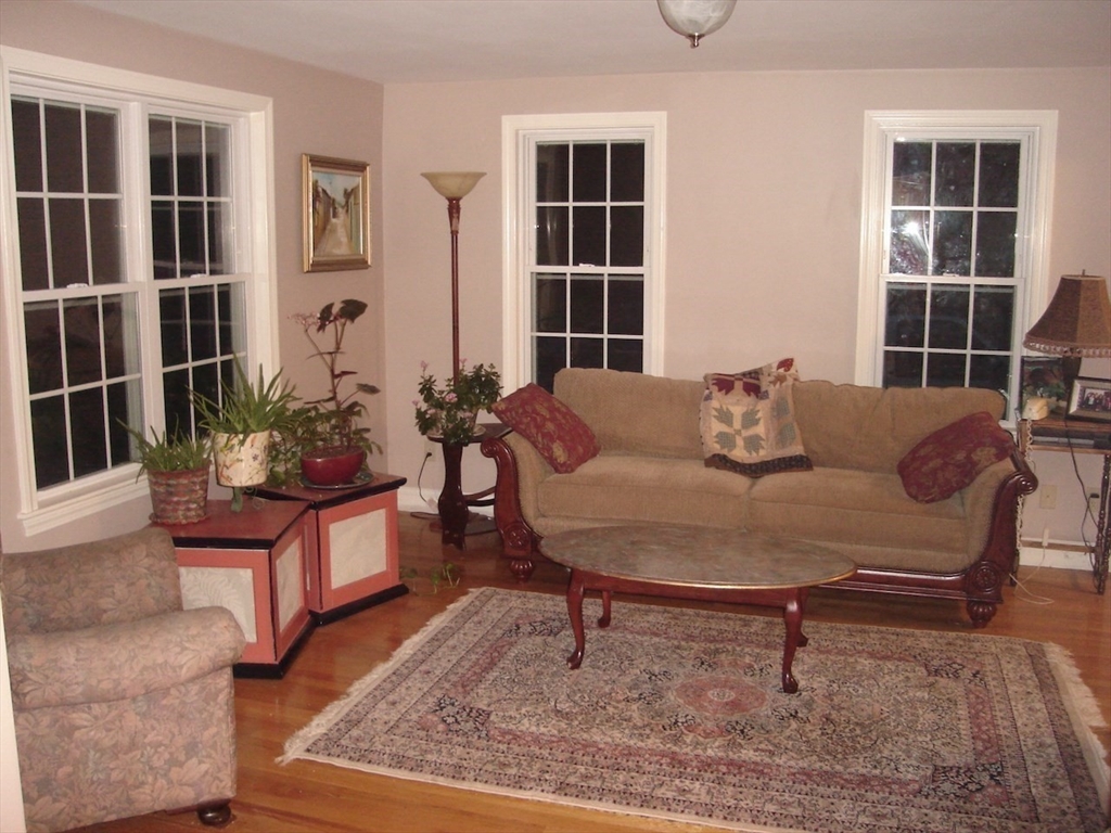 11 Dell Ave, Medford