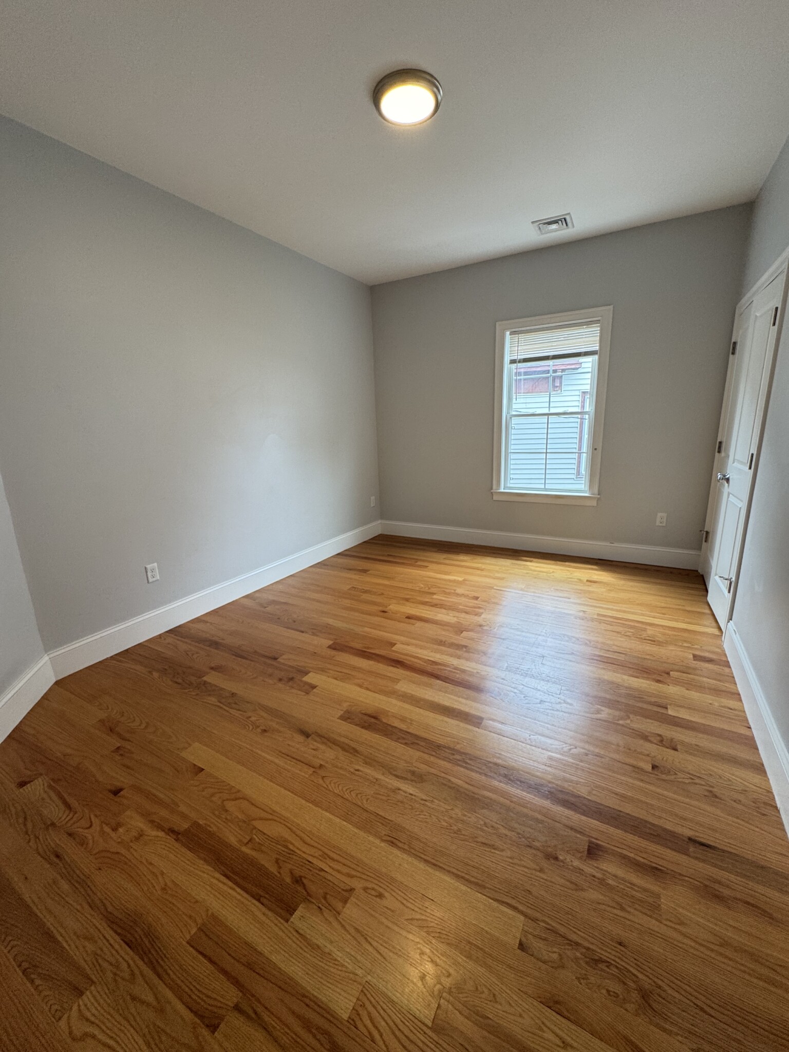 8 Islington St, Allston