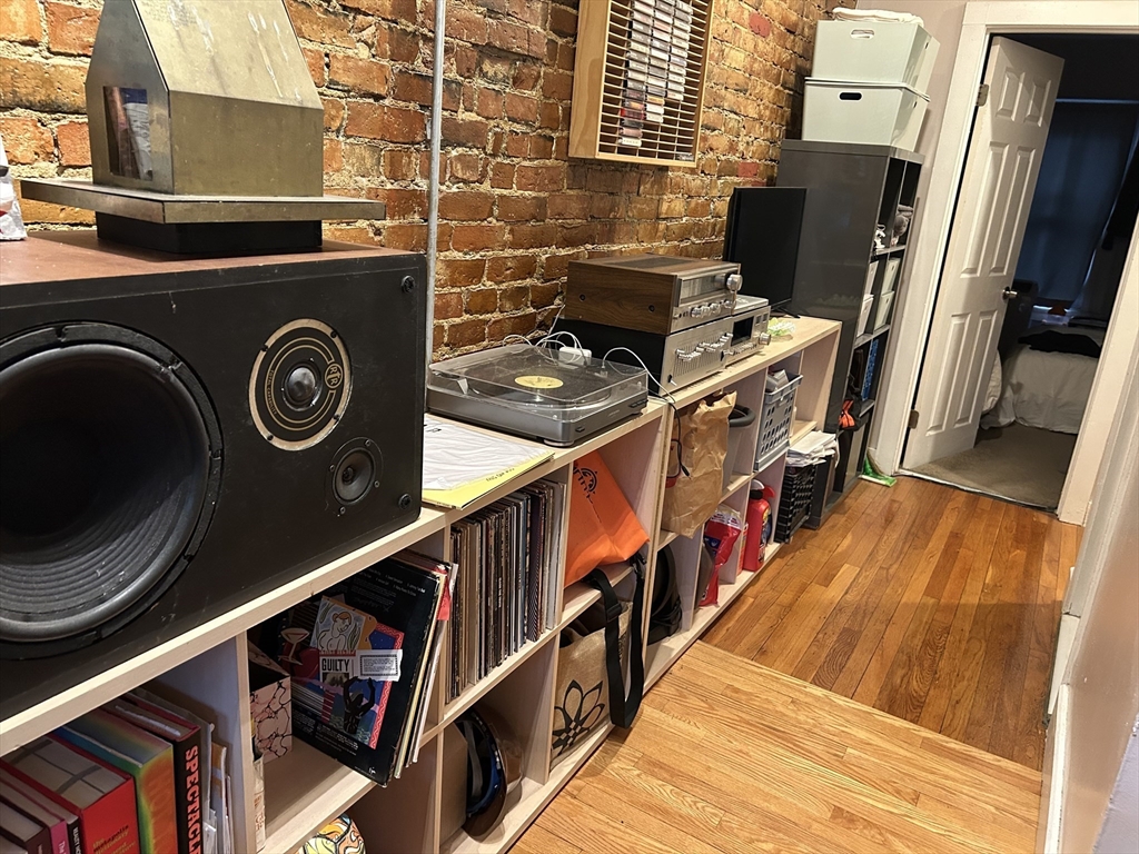 14 Evergreen Sq, Somerville