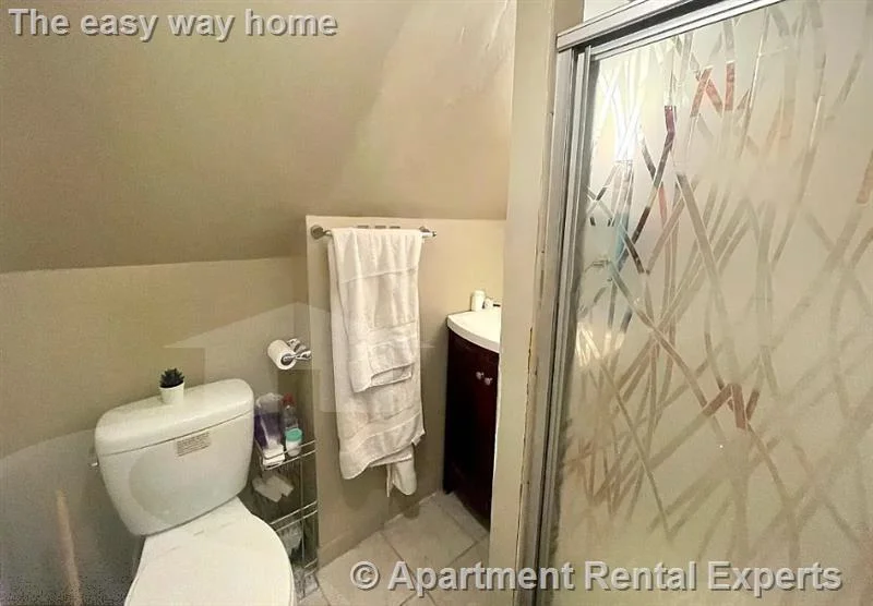 123 Winthrop St, Tufts