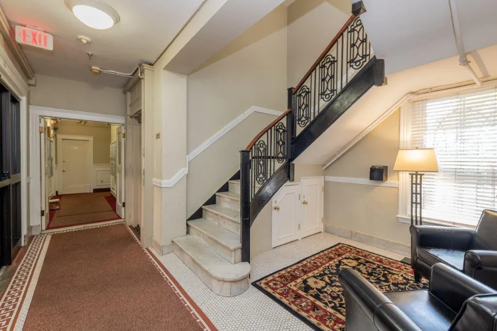 49 Worthington St, Mission Hill