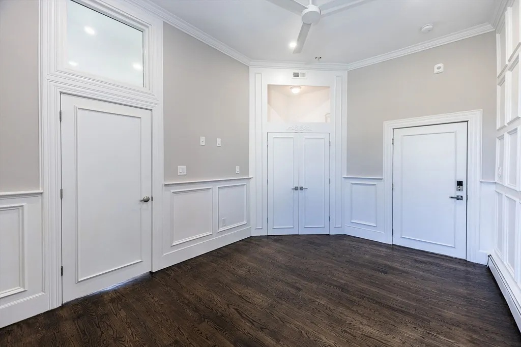 85 Regent St, Roxbury