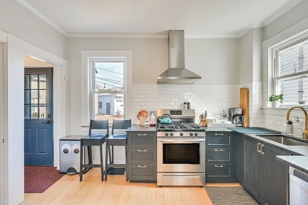 44 Cottage St, Watertown