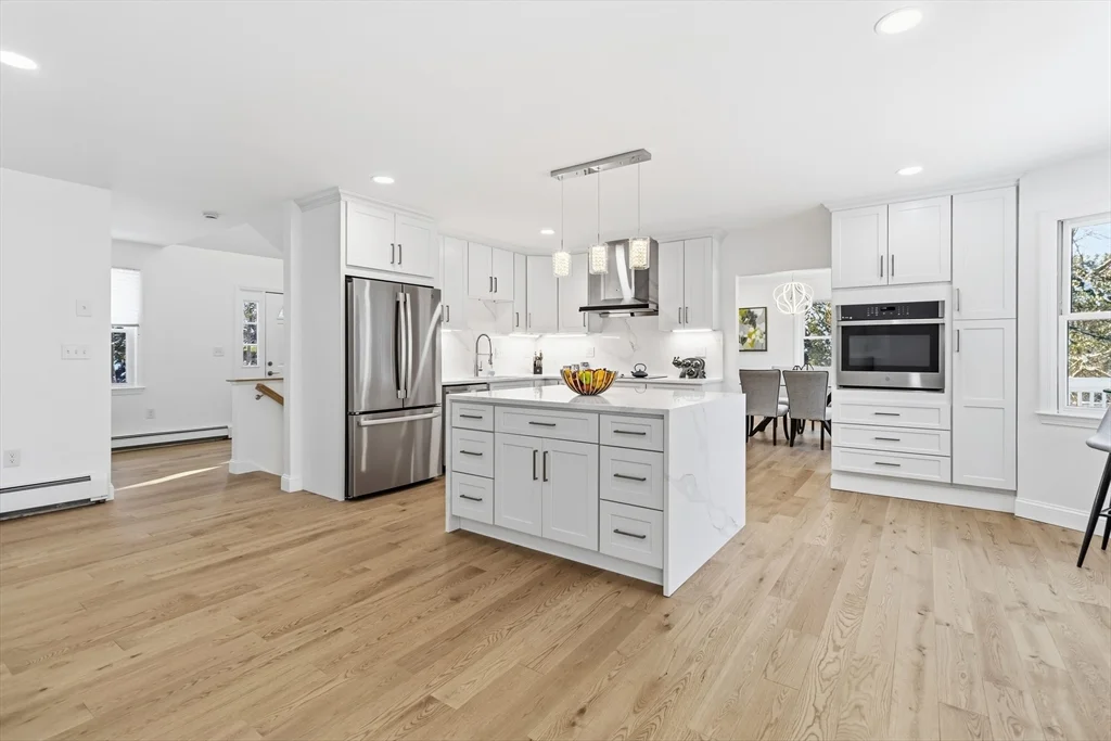 183 Gardner St, Hingham