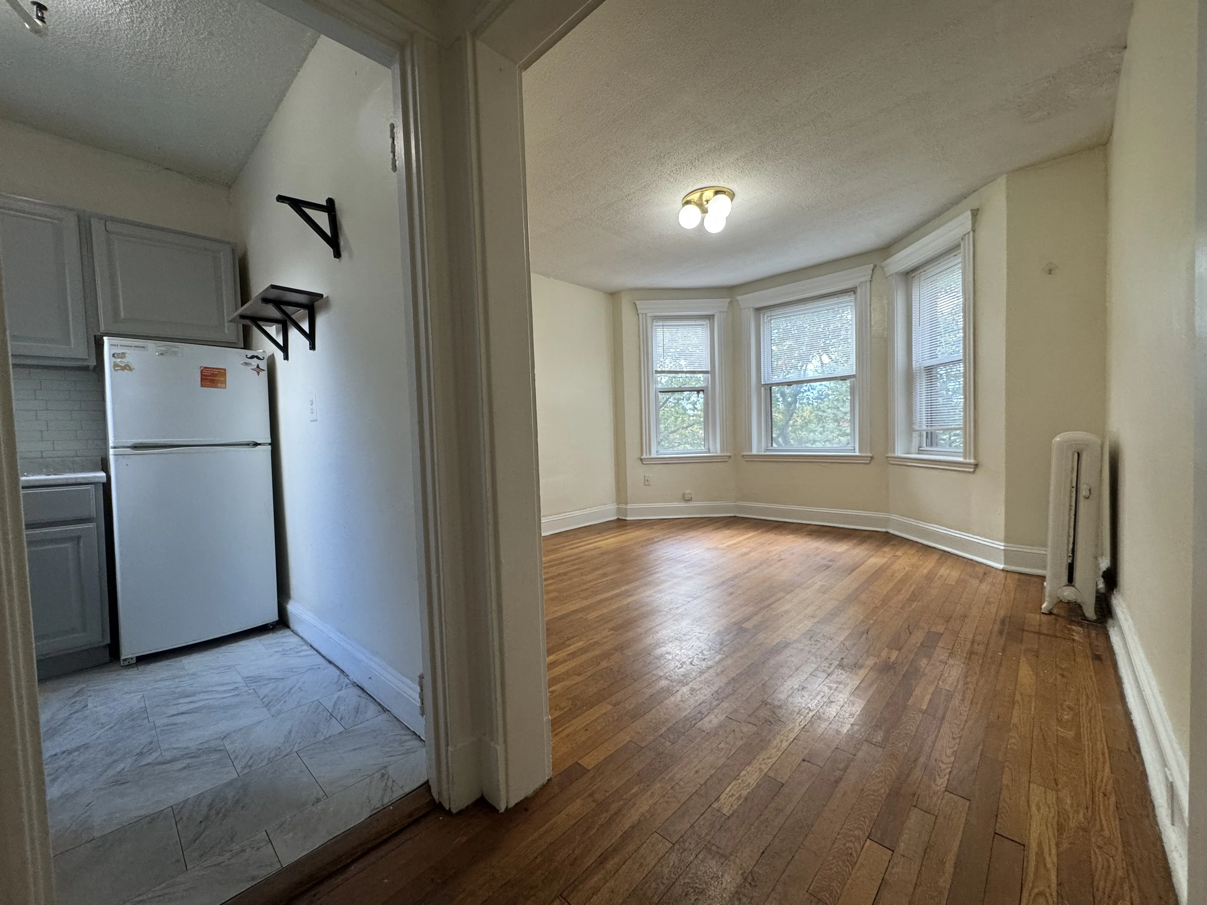 364 Riverway, Mission Hill