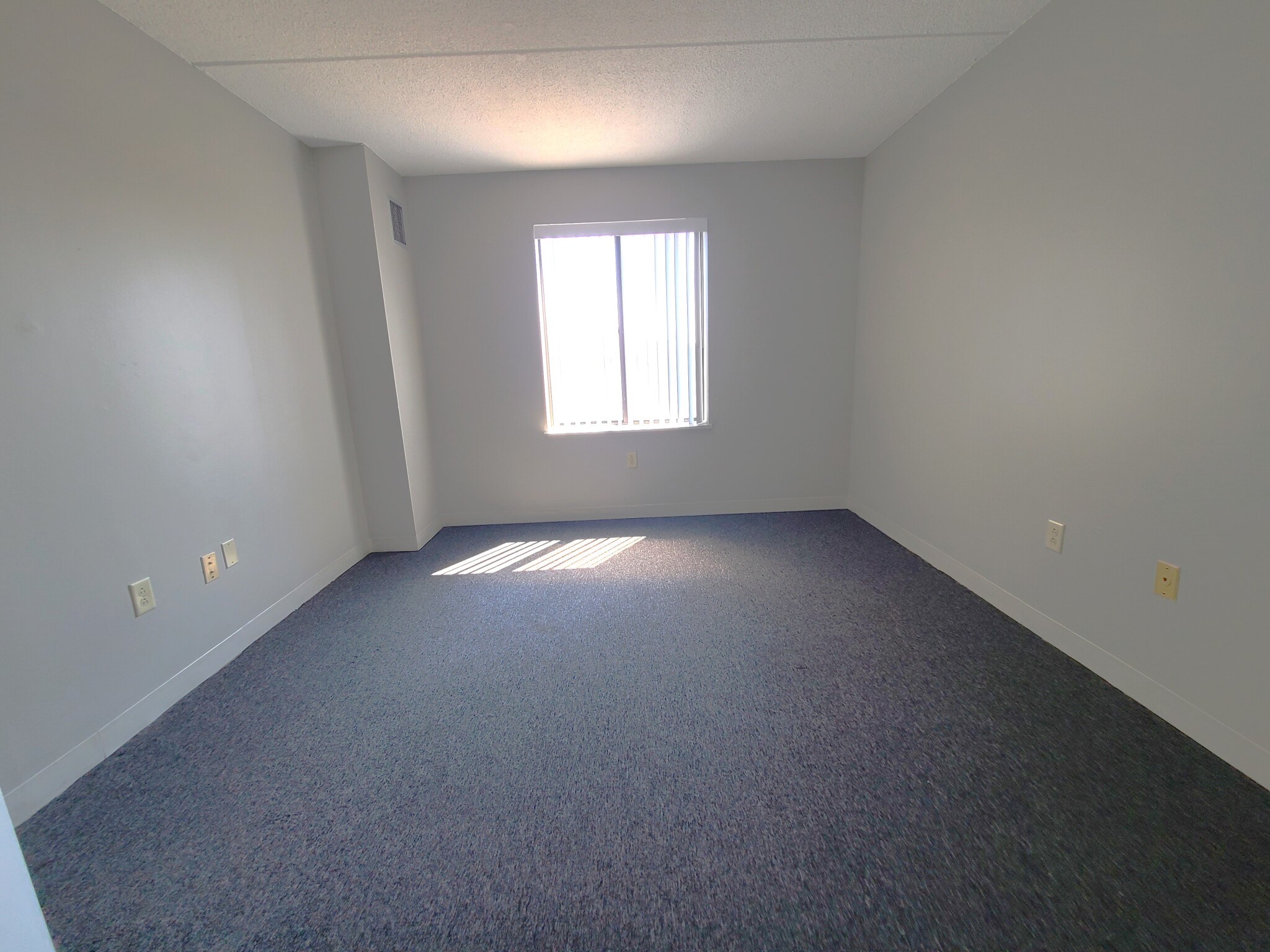 65 North Point Dr, Dorchester