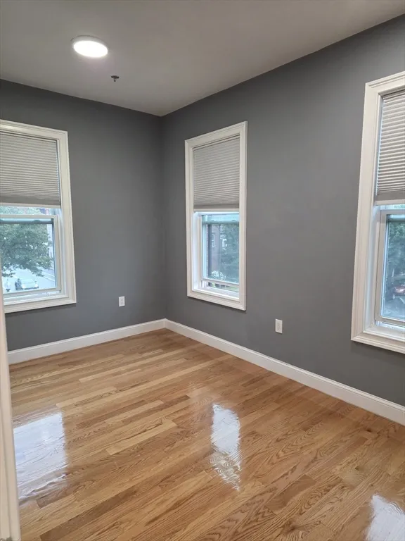 339 Cambridge St, East Cambridge