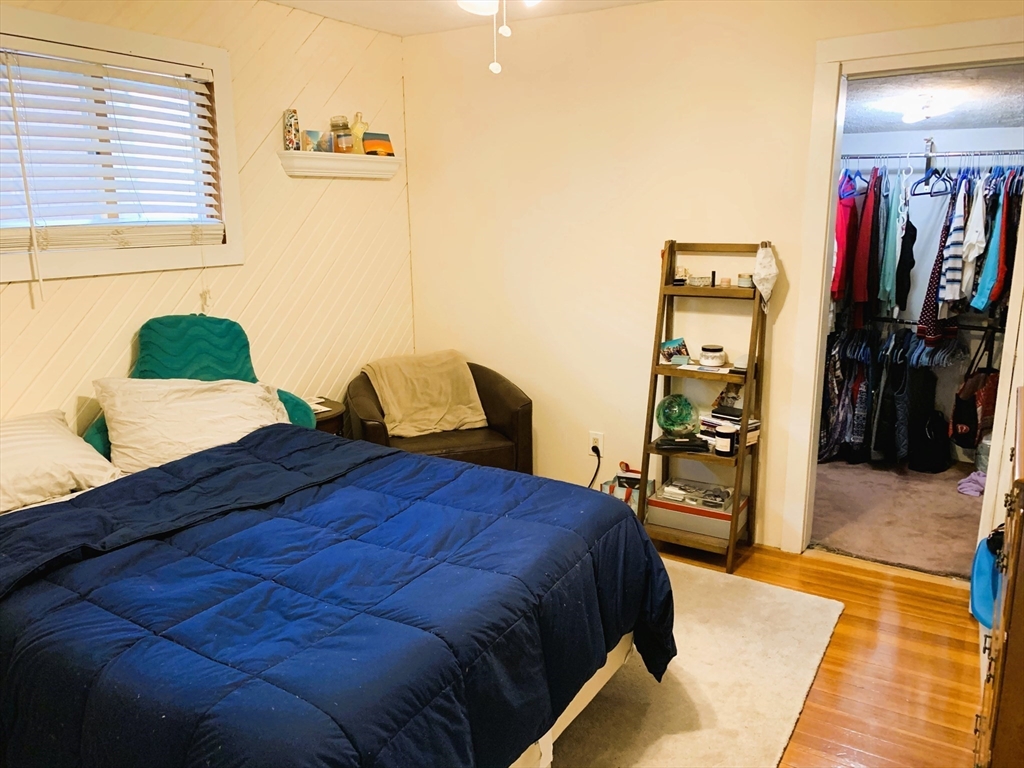 25 Emerald St, Medford