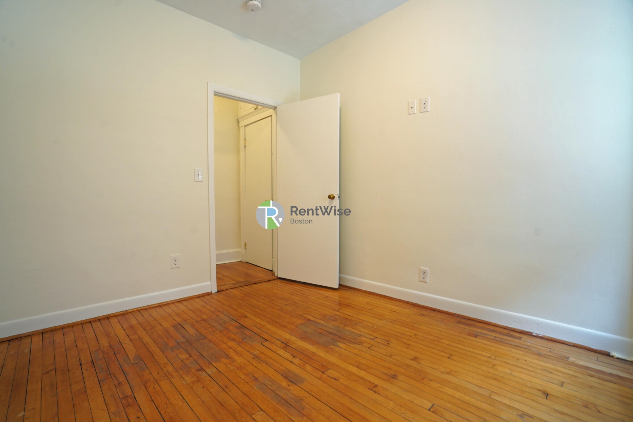 1322 Commonwealth Ave, Brighton