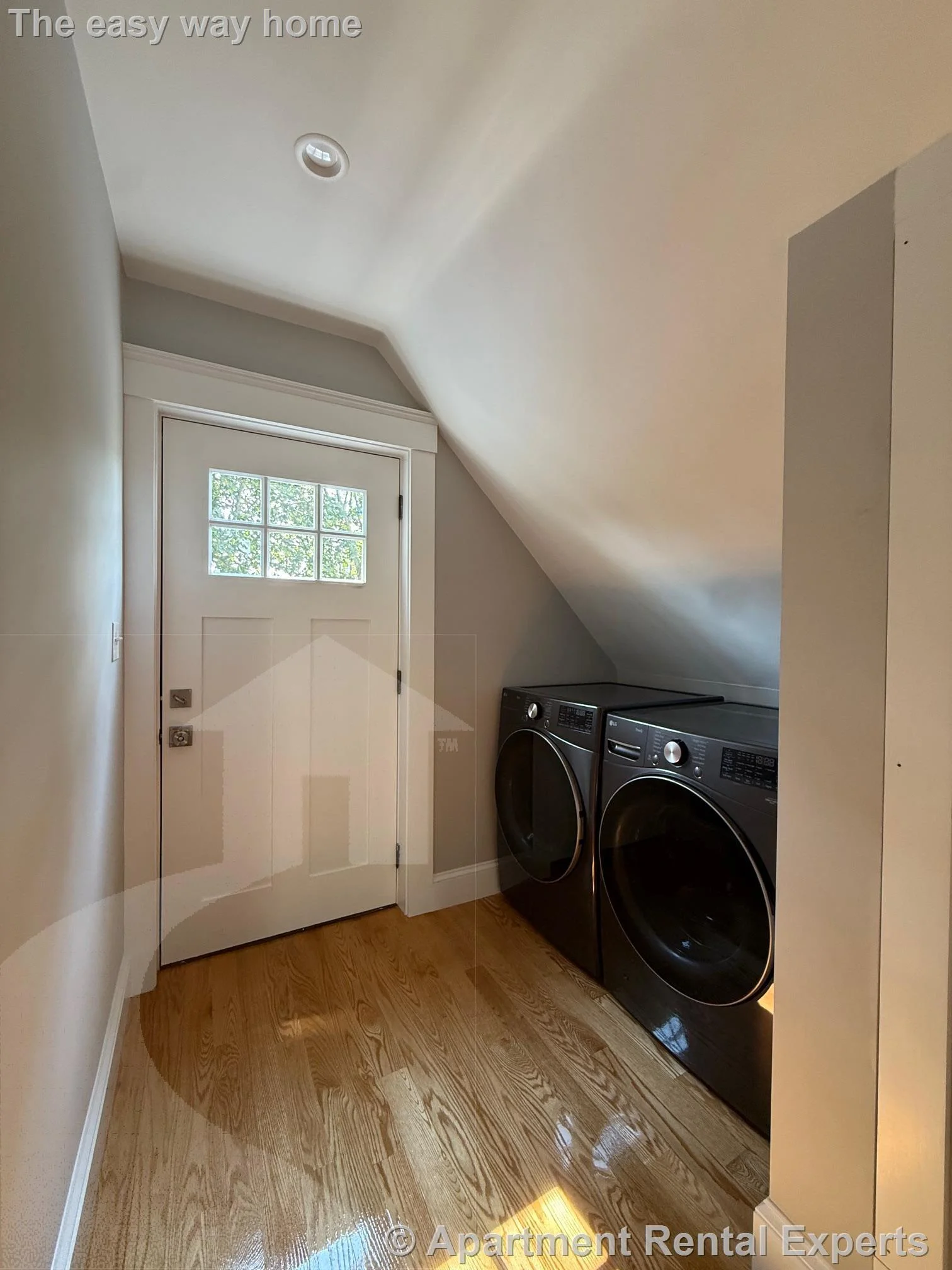 86 Orchard St, Tufts