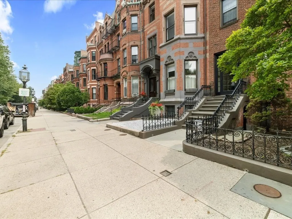 228 Commonwealth Ave, Back Bay