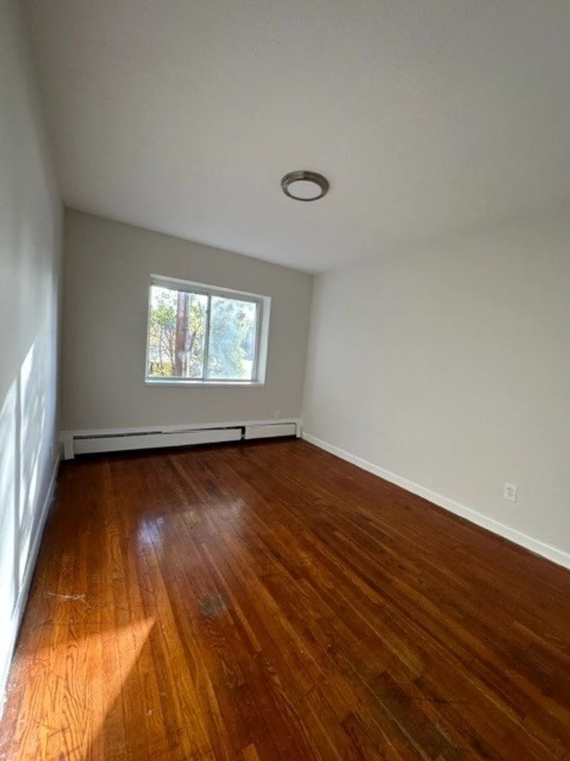 731 River St, Hyde Park