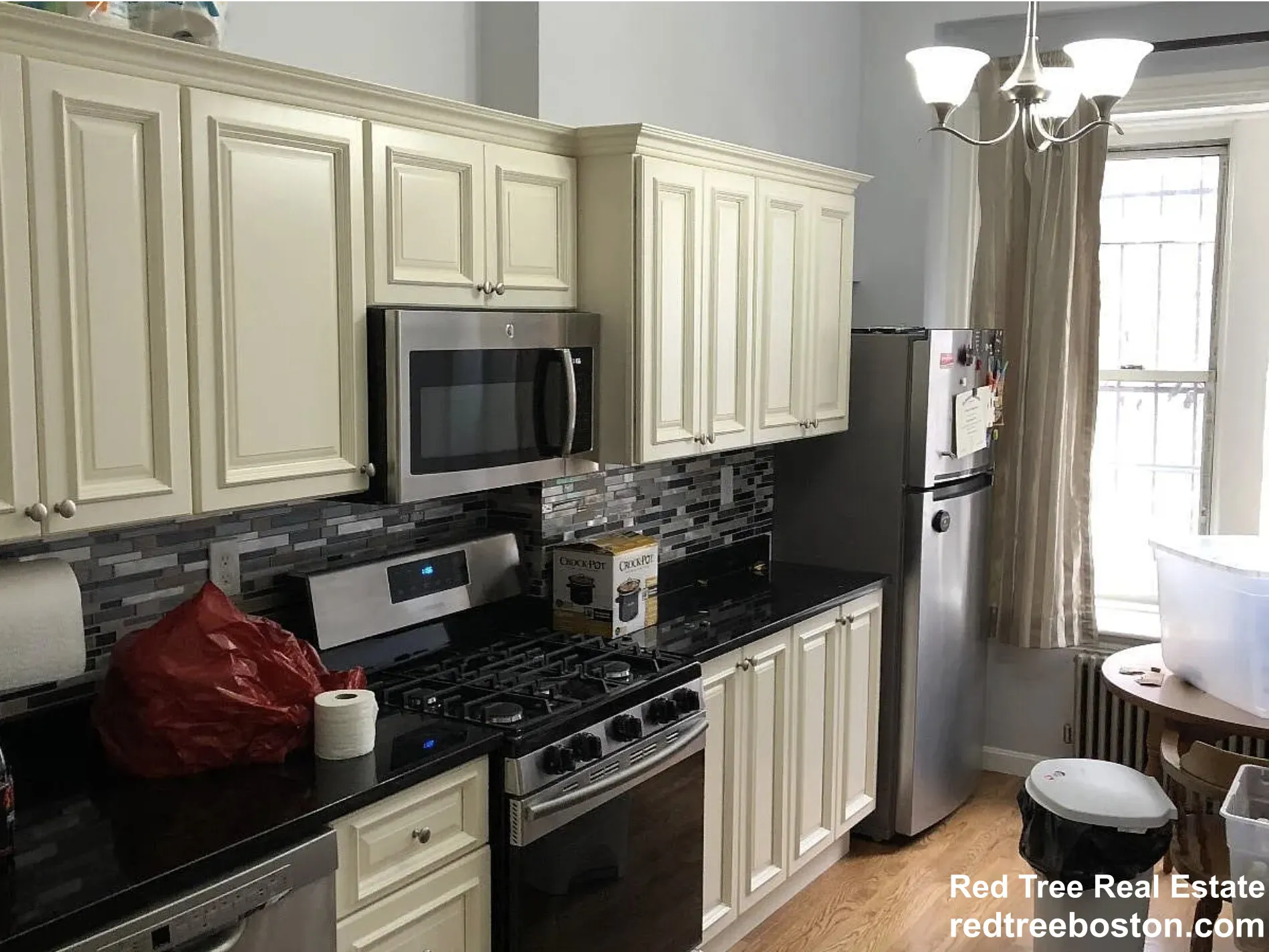 686 Parker St, Mission Hill