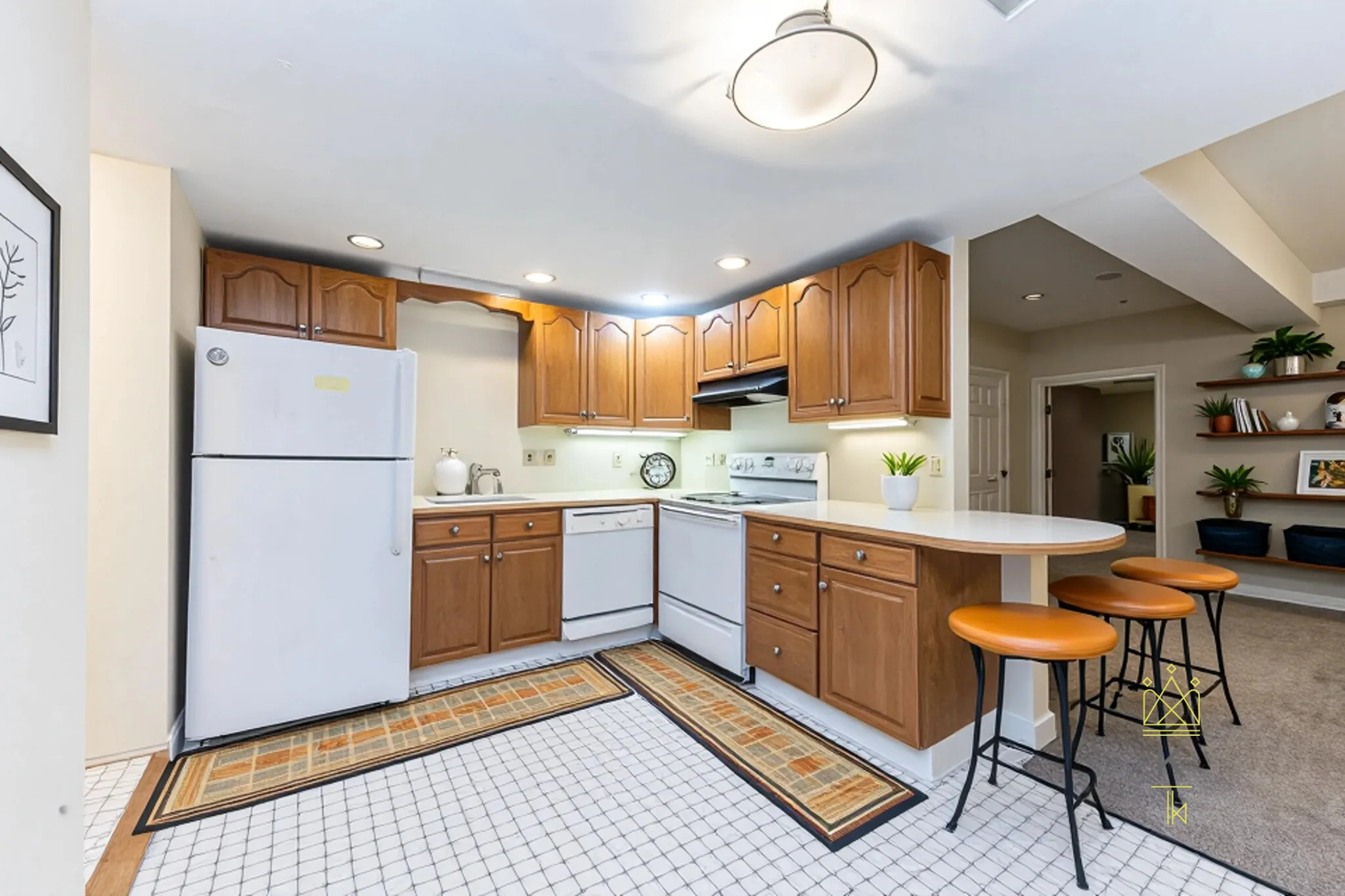 1090 Beacon St, Brookline