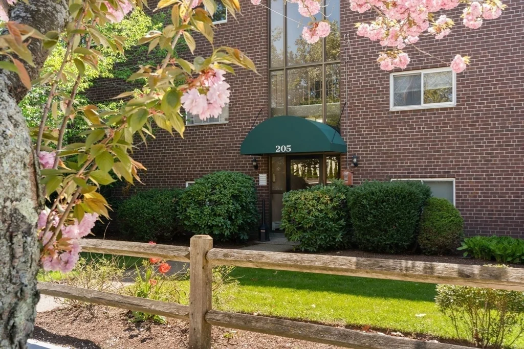 205 Independence Ave, Quincy