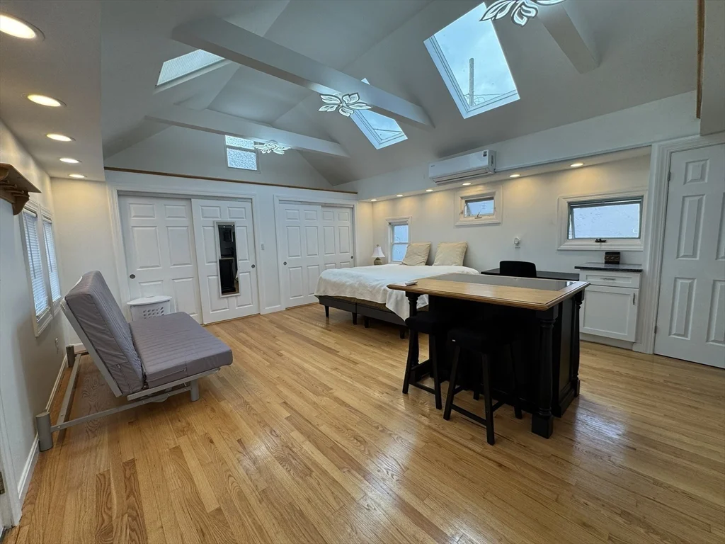 16 Homestead Ave, Quincy