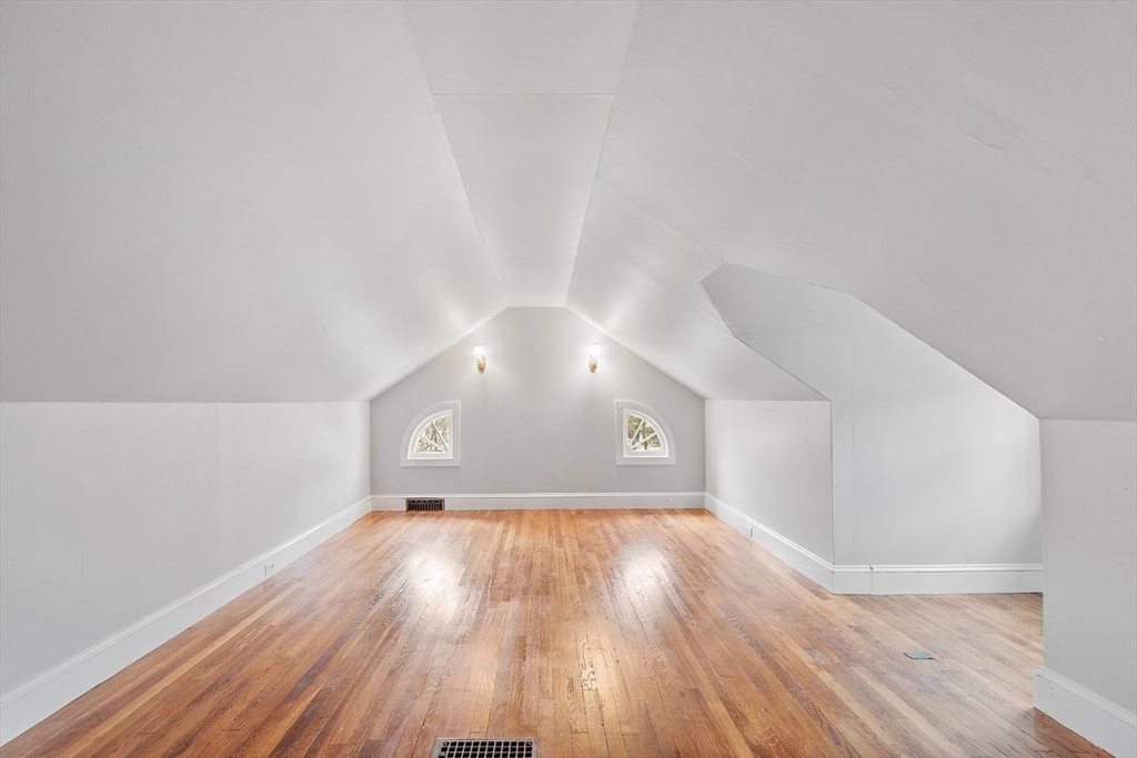 110 Leonard St, Belmont