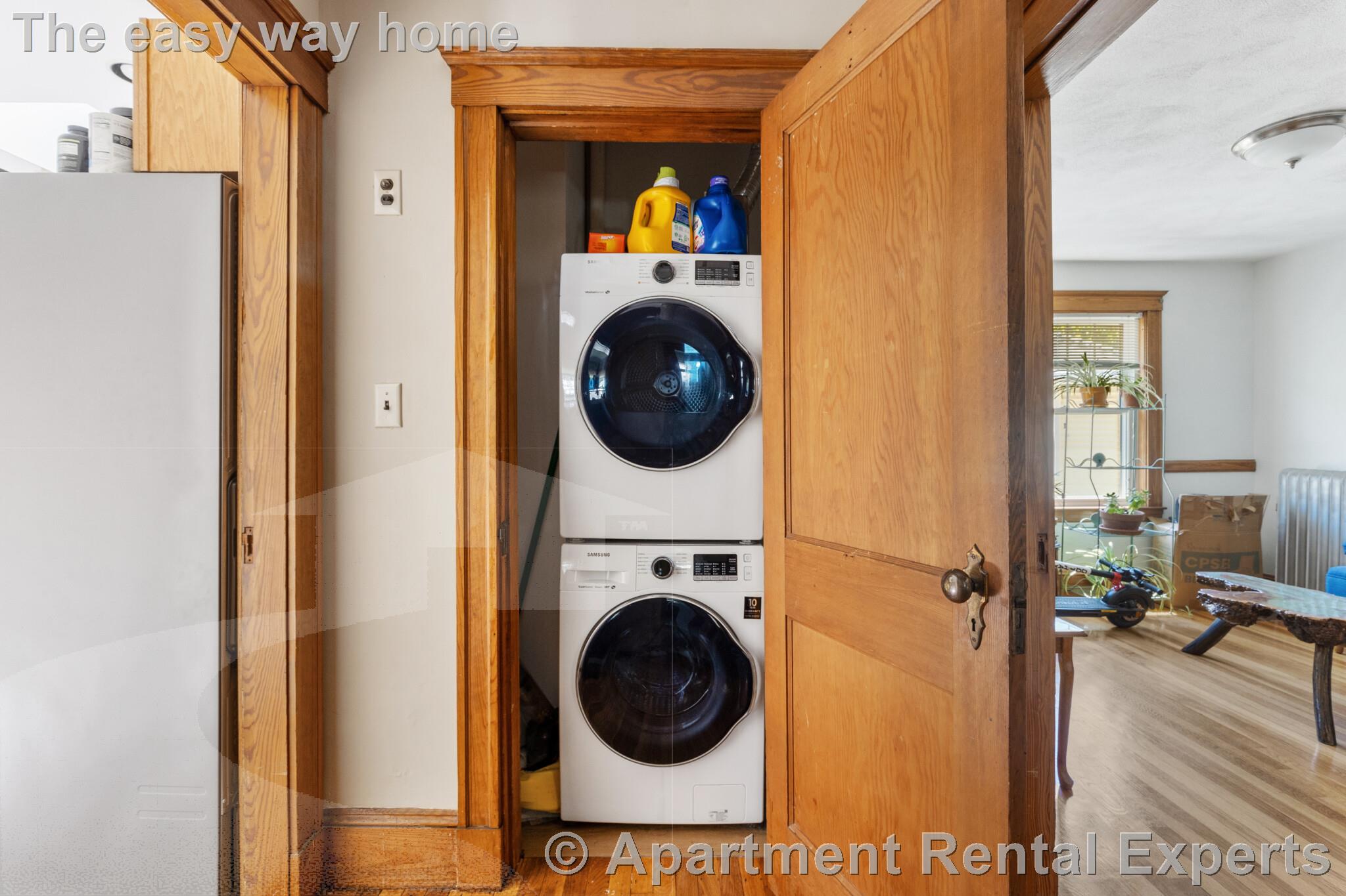 27 Murray Hill Rd, Davis Square