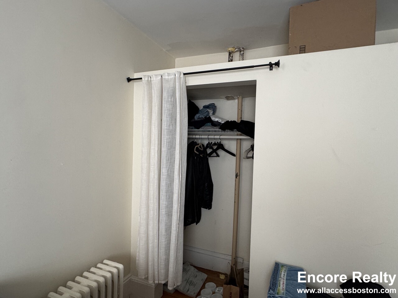 331 Faneuil St, Oak Square