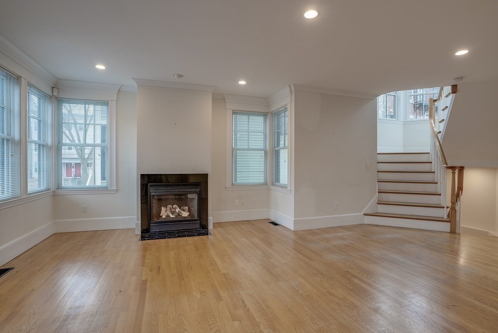 15 Valentine St, Cambridgeport