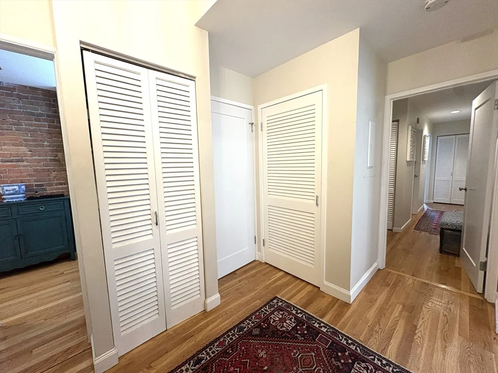 12 Cumberland St, Back Bay