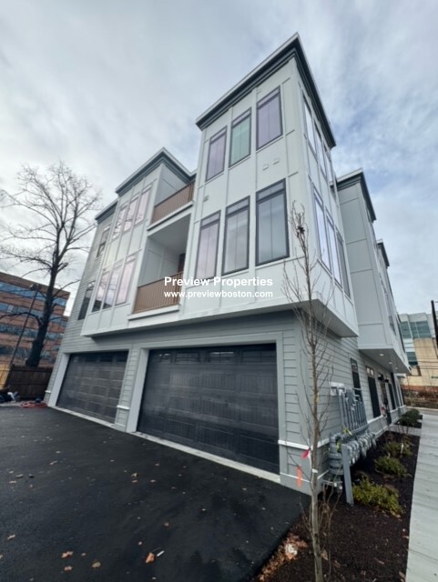 157 Everett St, Allston