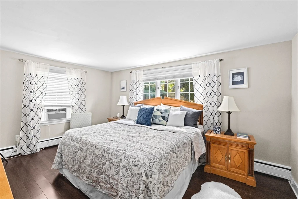 4 Country Dr, South Hingham