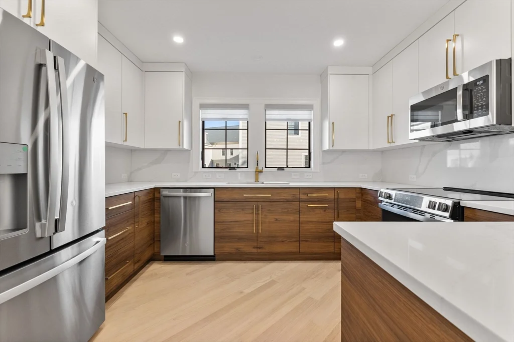 7 Chatham St, Watertown