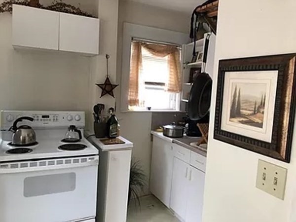 92 West Central St, Natick