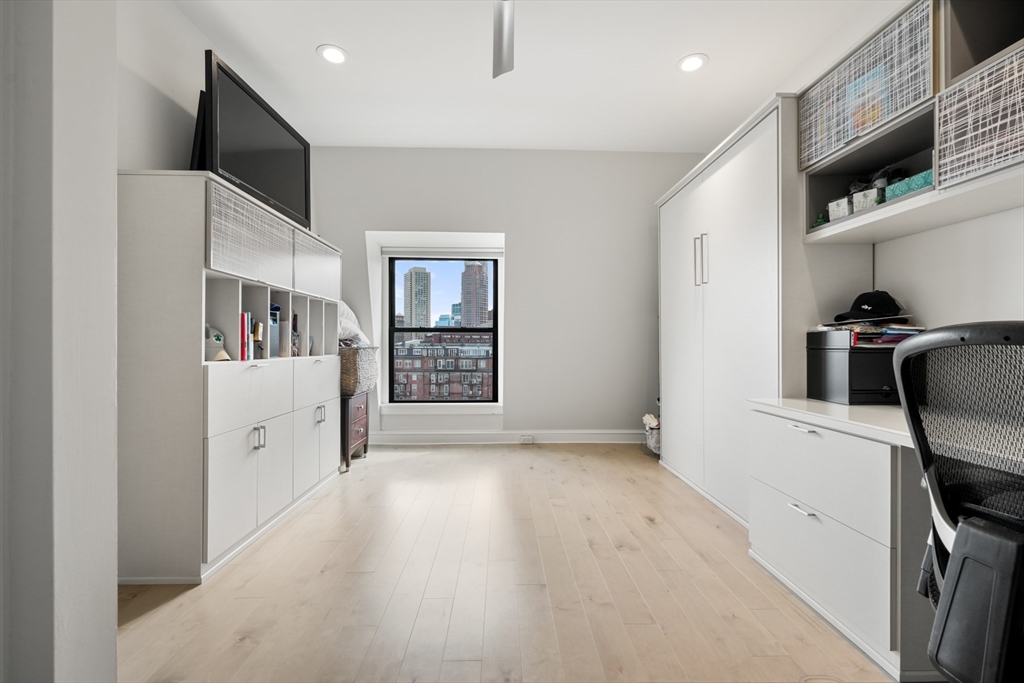 28 Atlantic Ave, Waterfront