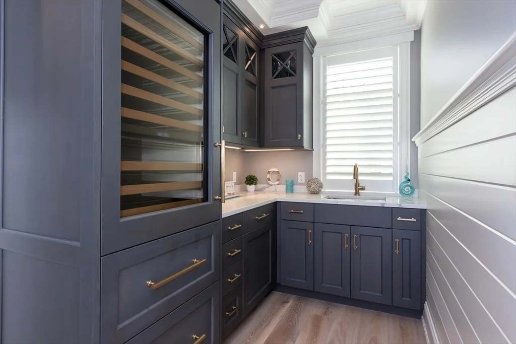 25 Cushing Ave, Crow Point