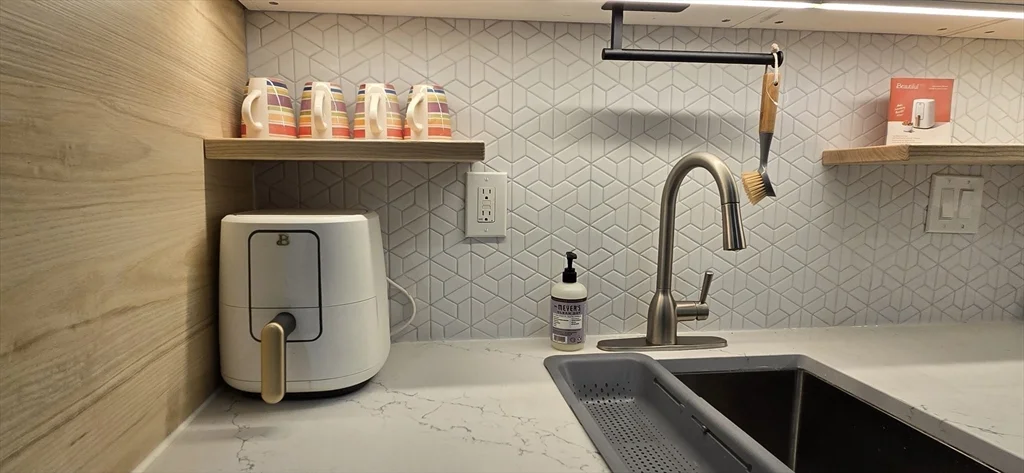 466 Commonweatlh, Fenway