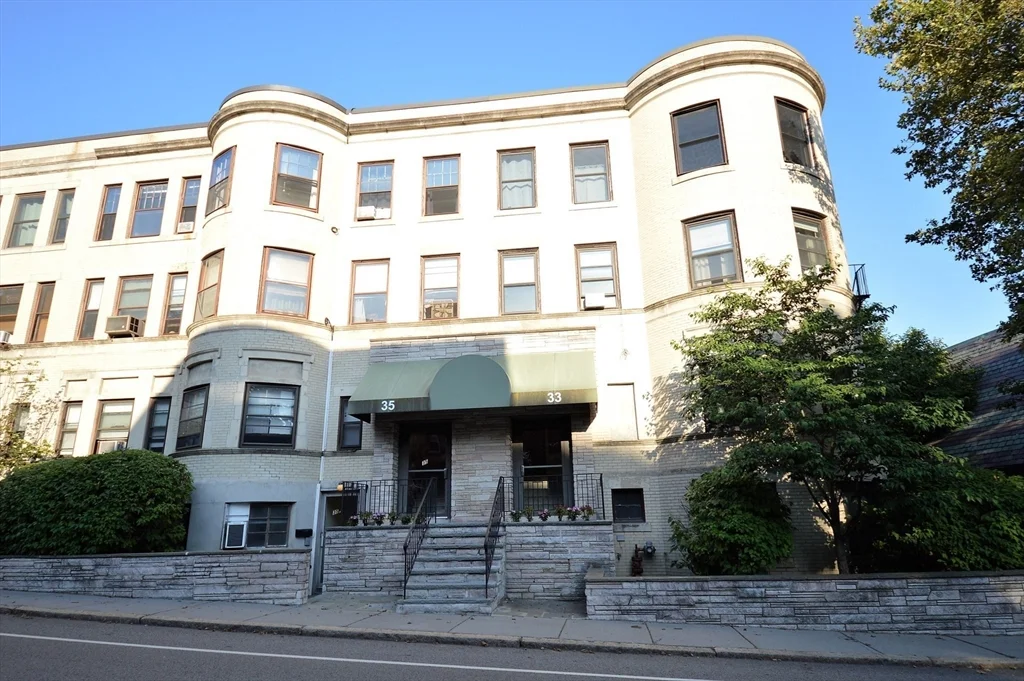 35 Saint Paul St, Coolidge Corner