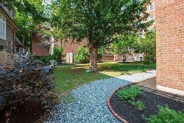 16 Chauncy St, Neighborhood Nine