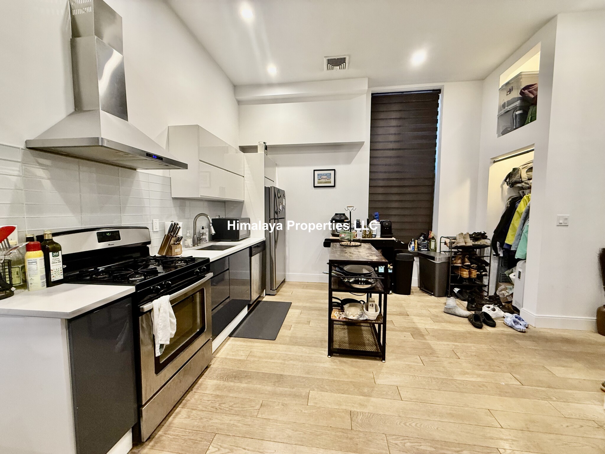 407 Dudley St, Roxbury