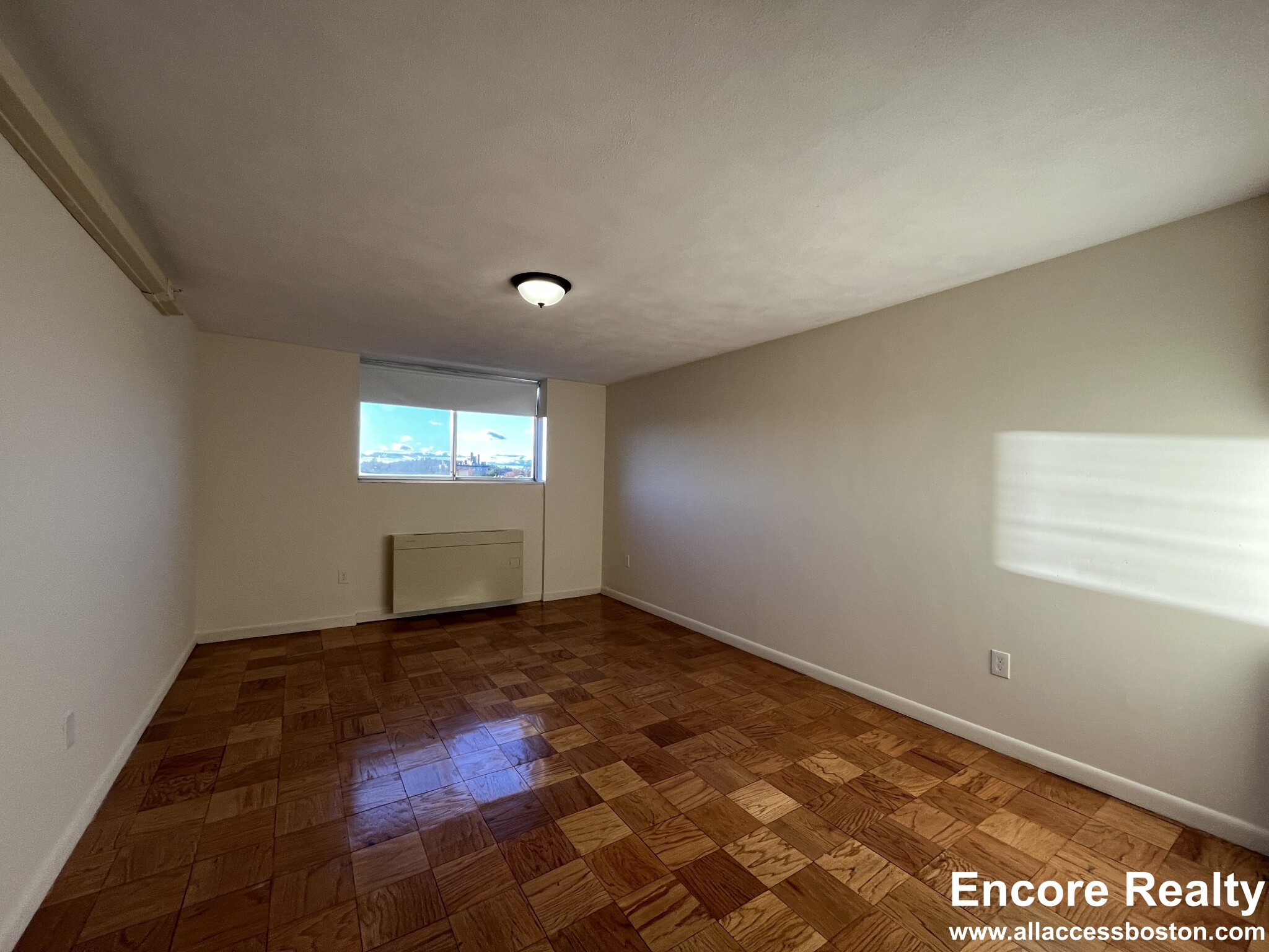 101 Monmouth St, Longwood