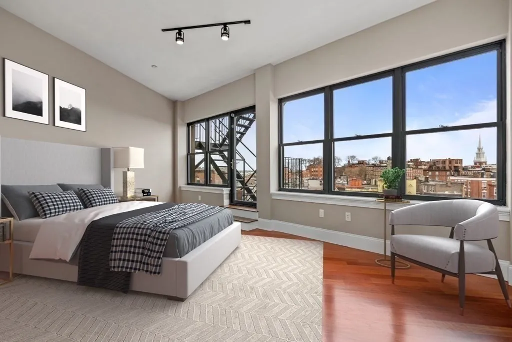 126 N Washington, North End