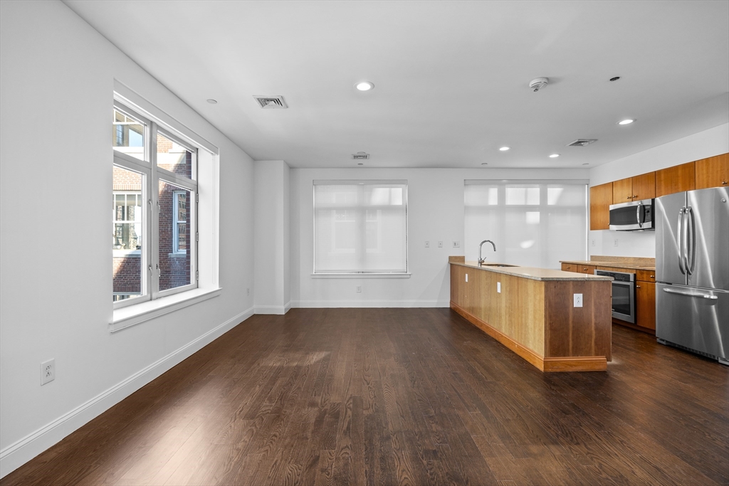 425 Boylston St, Back Bay