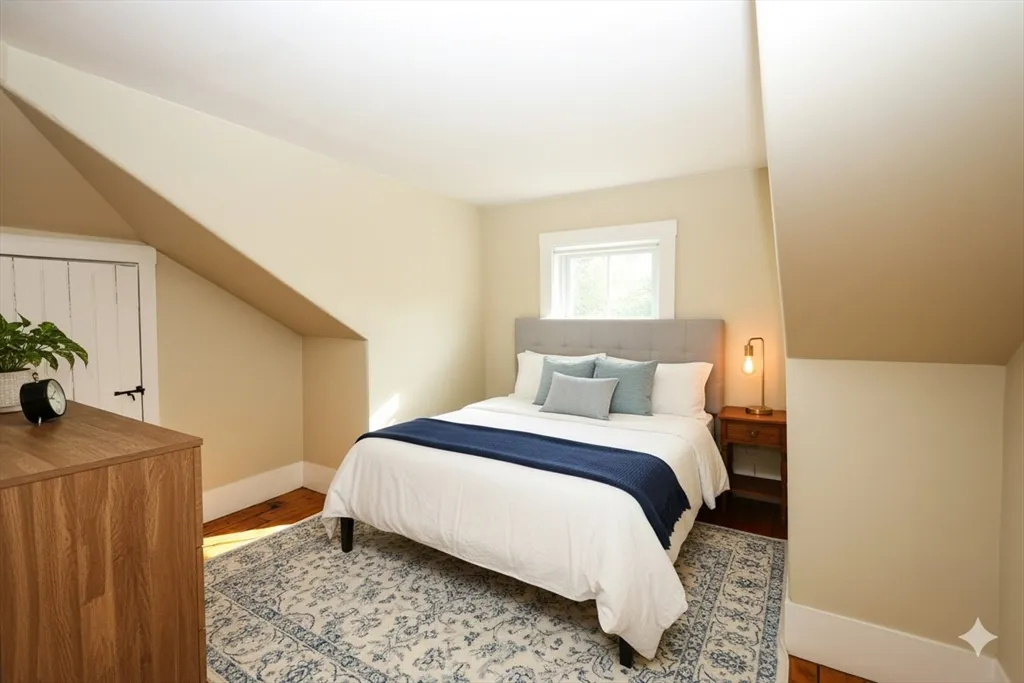 354 Pond St, Braintree