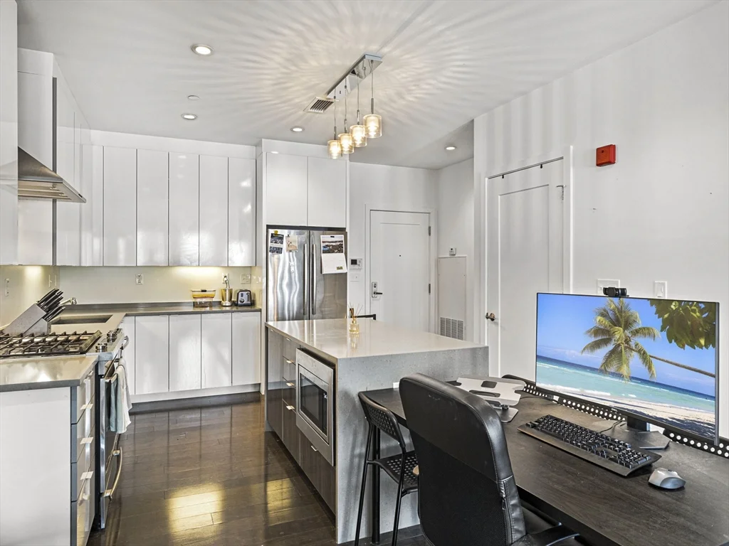 2 West Sixth St, South Boston