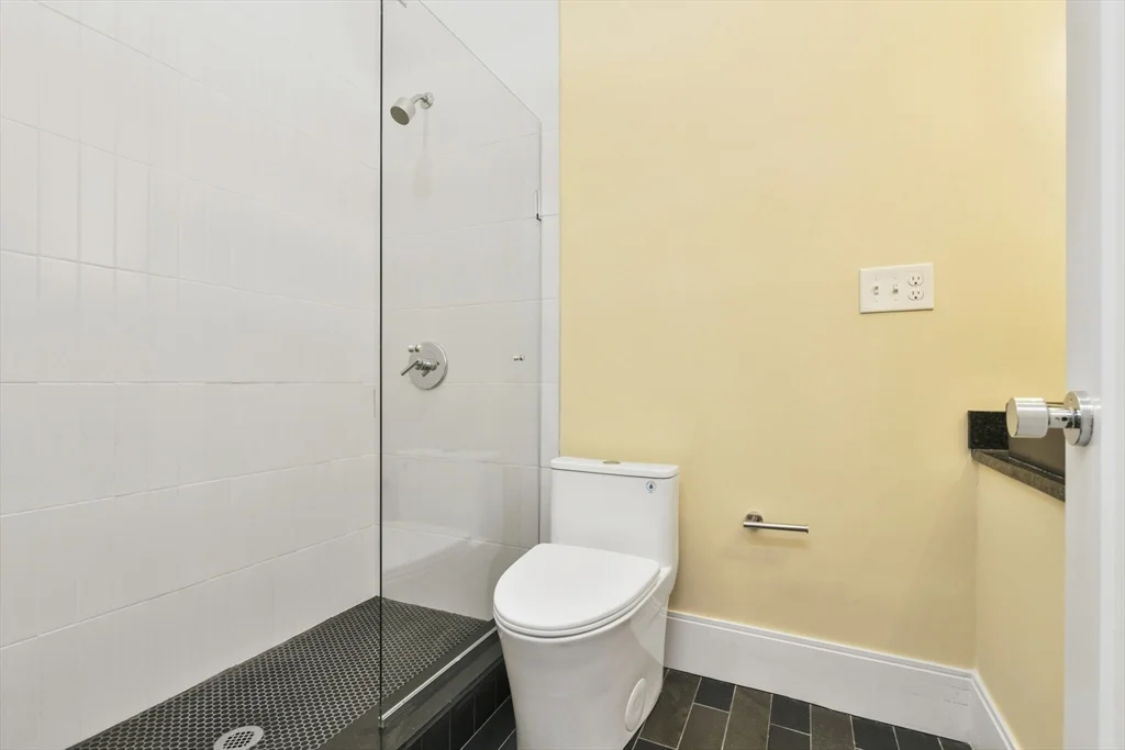 184 Paris, East Boston