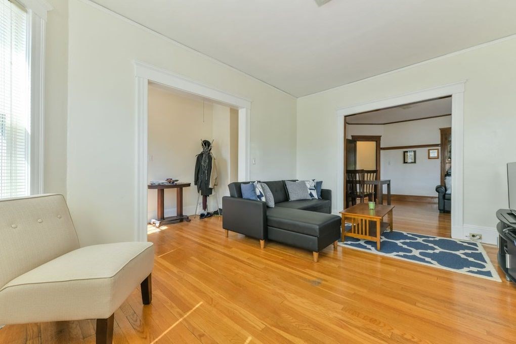 11 Parkton Rd, Jamaica Plain