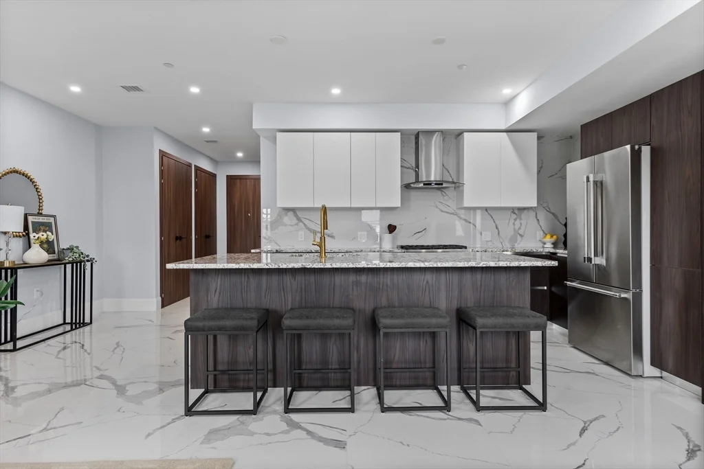 32 Pearl St, Dorchester