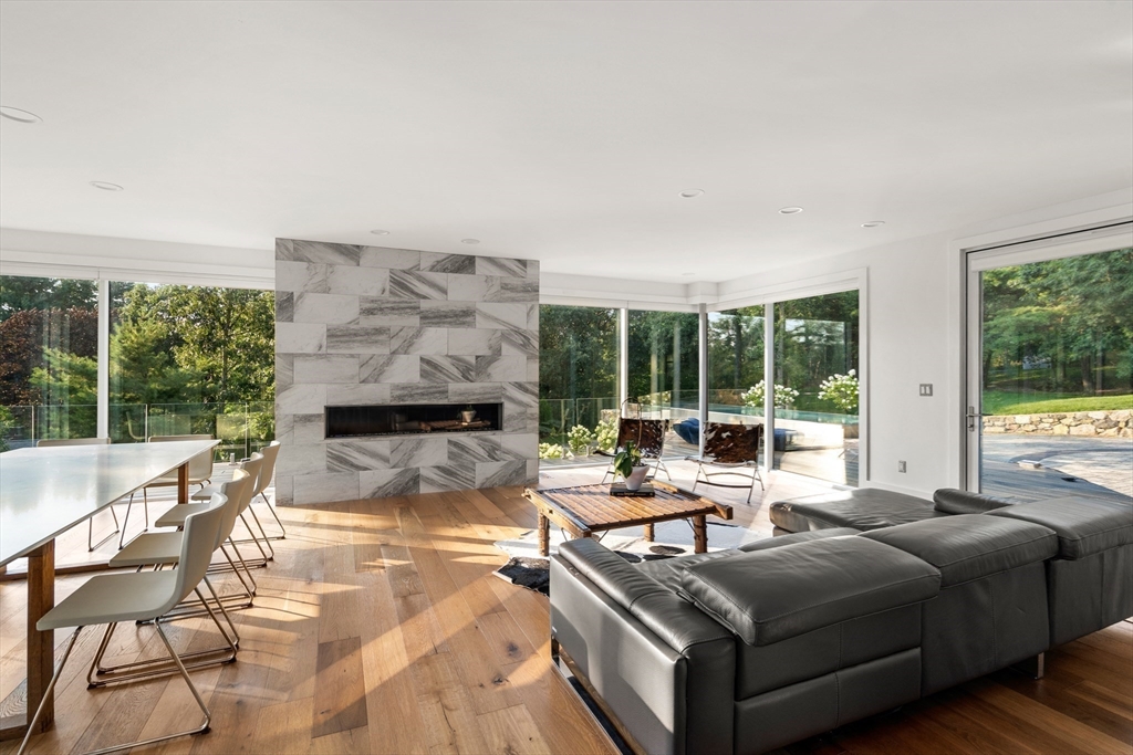 30 Whipple Rd, Lexington