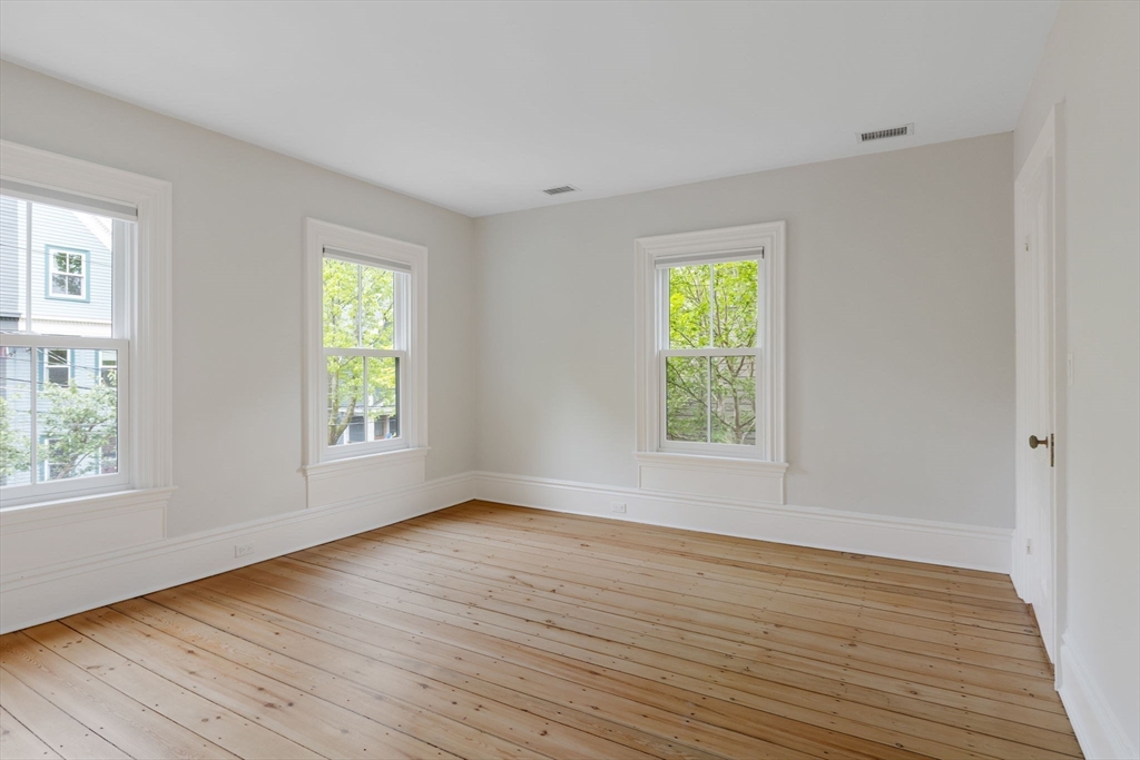 30 Walker St, Cambridge