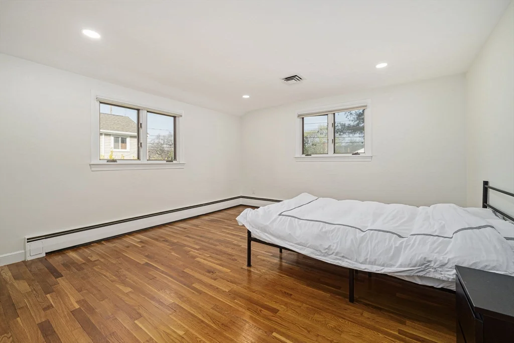 66 Roosevelt Rd, Newton