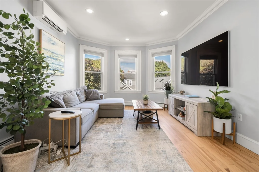 118 Franklin St, Brookline