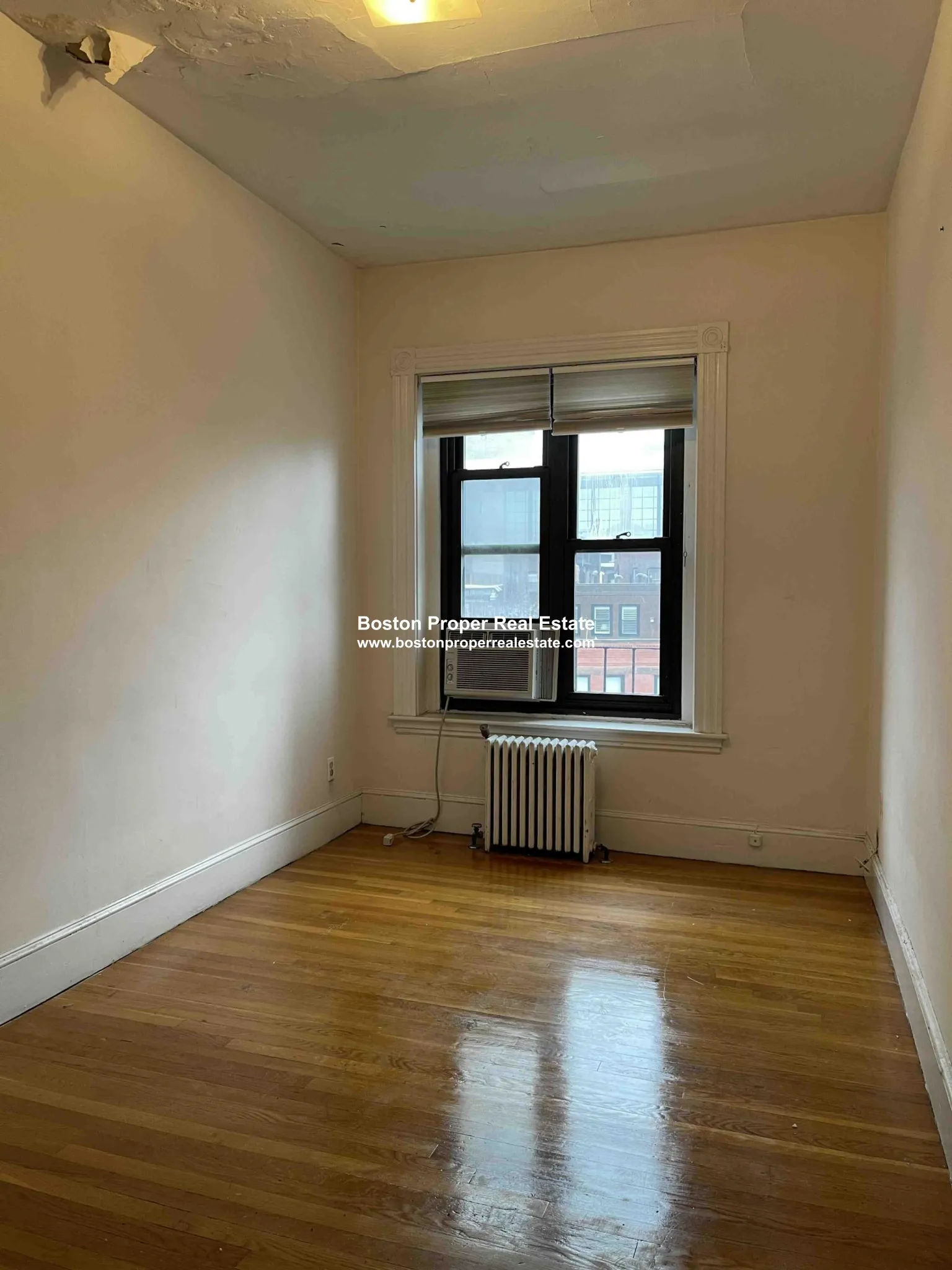 289 Newbury St, Back Bay