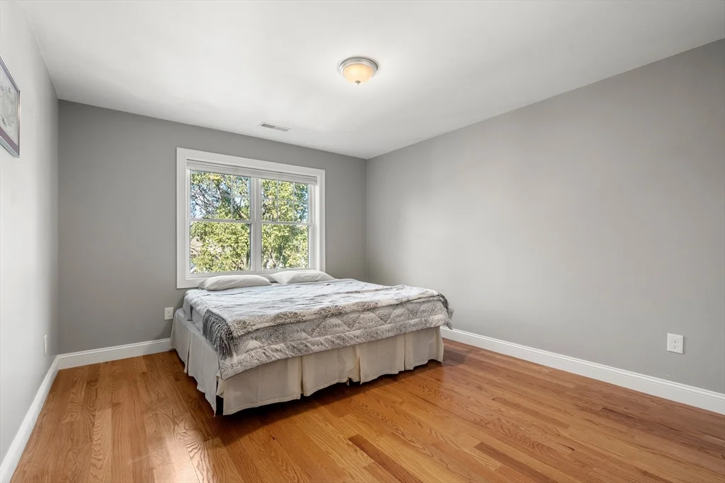 28 Park Ave, Medford